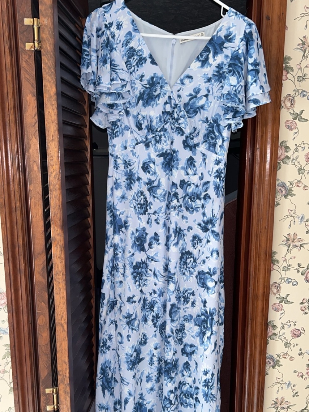 Abercrombie & Fitch Light Blue Floral V-Neck Maxi Dress